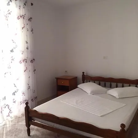 Gjoni's Daire *